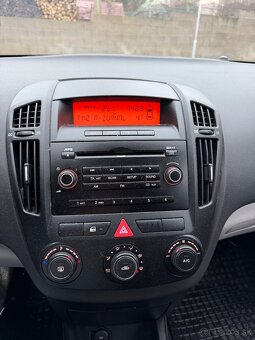 Kia ceed 1.6CRDi - 9