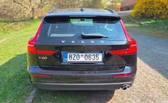 Volvo V60 kombi, Momentum Pro, nebourané, model 2020 - 9