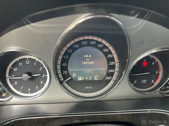 Mercedes E 220 - 9