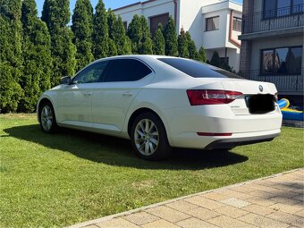 Škoda Superb III 2.0 TDI 110 kW DSG, r. 2015, biela - 9