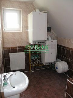 NA Predaj rodinný dom s možnosťou podnikania - 9