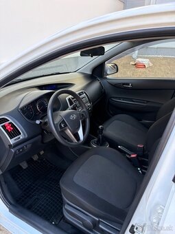 Hyundai i20 1.2 benzín (2013)- len 87000km, nová STK - 9