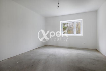 Úžasný Rodinný Dom v obci Tomášikovo - 9