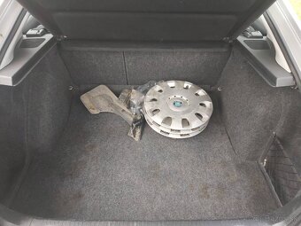 Škoda Octavia 1.6 Ambiente - 9