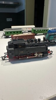 Model krajiny - Model železnice s rušňom a súpravou vozňov - 9