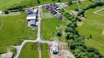 Tichý a slnečný stavebný pozemok Bitarová - 9