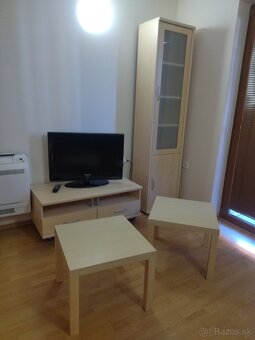 Obývacia zostava - konferenčné stolíky, skrinky - 9