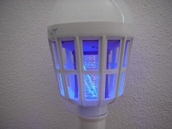15W LED žiarovka s UV lapačom hmyzu - 9