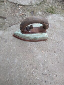 Žehlička a detské hračky - 9