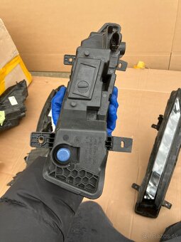 mlhovka skoda superb iii 3 lift leve levy - 9