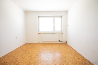 Na predaj 2 izbový byt v Košeci - 9