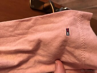 TOMMY HILFIGER originál pudrove damske tricko S/M - 9