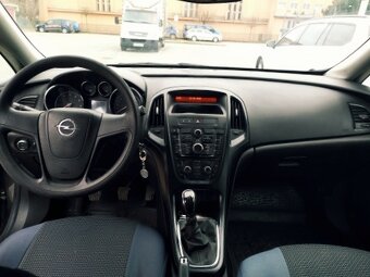 Opel Astra 1.4 74kw, LEN : 65 tisíc km - 9