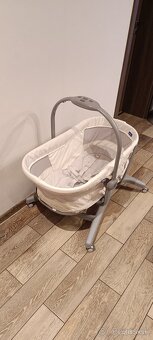 Chicco postieľka na kolieskach - 9
