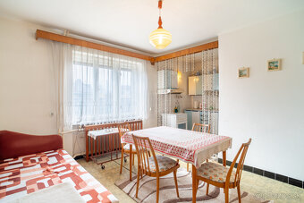 Na predaj 5-izbový rodinný dom Veľké Leváre - 9