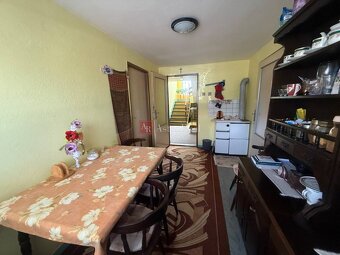 Rodinný dom s obrovským potenciálom na skok od mesta Púchov - 9