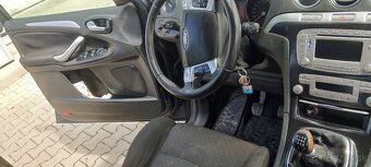 Ford S-Max - 9