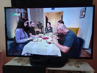 Predám SMART LED TV LG 42LN570S - ZA Full HD - 9