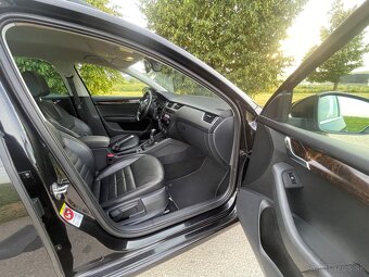 SKODA OCTAVIA COMBI 1.8 TSI 4X4 DSG - 9