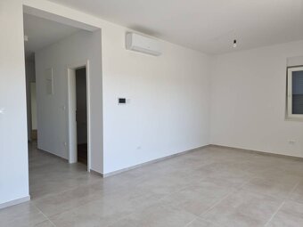 CHORVÁTSKO - Pekné apartmány 350m od pláže (S2) - VODICE - 9