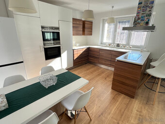 Krásny 2 izbový byt s lodžiou v Trenčíne - Dlhé Hony - 9