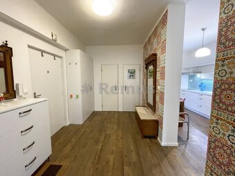 Nájom 3i byt, Krížna vnútroblok, Staré Mesto, 2 balkóny - 9