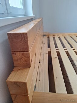 Drevená manželská postel - 9