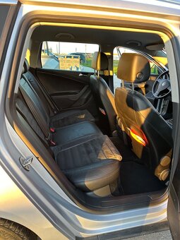 Volkswagen Passat 3.2 FSI - 9
