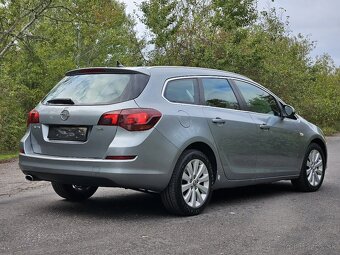 Opel Astra J 2.0 CDTI Sports tourer - 9