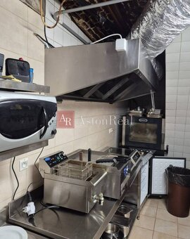 JEDINEČNÝ PRIESTOR v suteréne historickej budovy, Banská Bys - 9