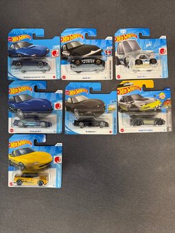 Hotwheels + 3 modely značky INNO64 a CIII - 9