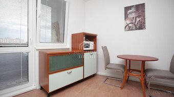 ŠEVČENKOVA - 3 SAMOSTATNÉ izby, VHODNÝ pre 3 študentov - 9