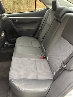 Toyota Corolla 1.6 - 9