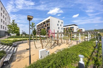 PRENÁJOM 1,5-IZBOVÝ ZARIADENÝ BYT S GARÁŽOU A 2 PIVNICAMI V - 9