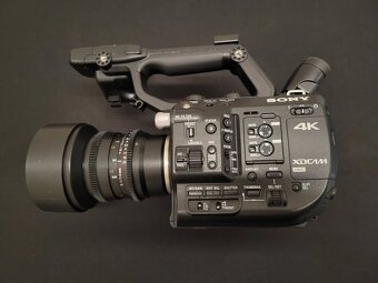 Sony FS5 + Rokinon 14mm t3.1 + monitor - 9