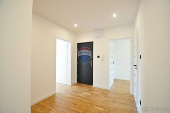 PREDAJ, 2,5 izbový byt, 54,90 m2, Ul. Dr. A. Stodolu - 9