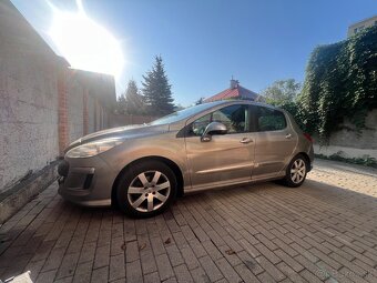 Peugeot 308 hatchback - 9