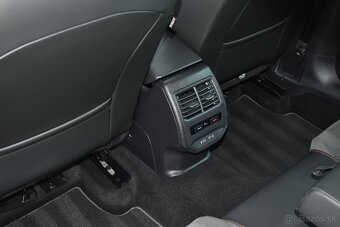 Seat Leon 1.4 TSi Fr-line 2021//e-hybrid/ FULL VÝBAVA - 9