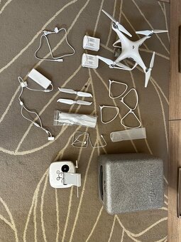 Dron DJI Phantom 4 - 9