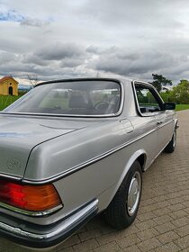 Mercedes Benz W123 230CE Coupe - 9