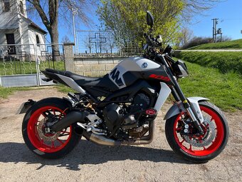 Yamaha MT09 - 9