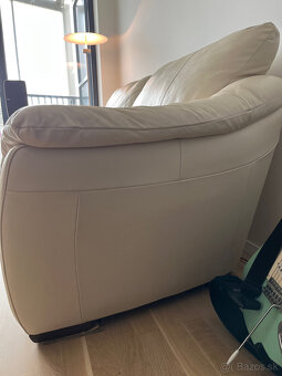 Béžová-biela kožená sedačka (IKEA) - 9