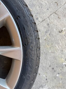 Elektróny audi so zimnymi pneumatikami 225/40 R18 - 9