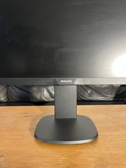 predam PC Lenovo Legion T530-28ICB + monitor 24" Philips 24 - 9