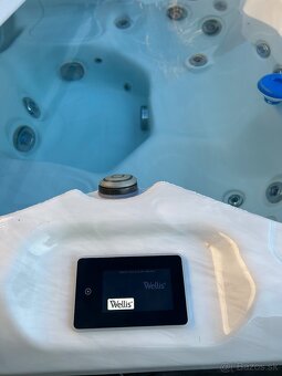 Vírivka Jacuzzi Wellis - 9