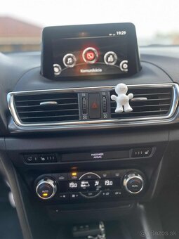 Mazda 3 - 9