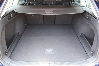 Volkswagen Passat Variant 2,0 TDi 110 kW COMFORTLINE BLUEMOT - 9