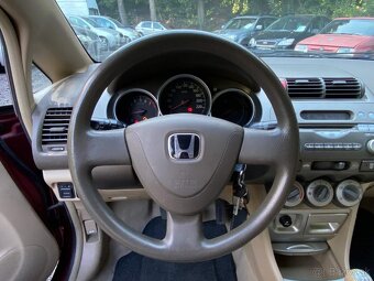 Honda City 1.4i 61kW klima el.okna 1.majitel 191tkm ČR - 9