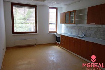 Administratívny celok 181m2, Nové Mesto, Kukuričná ul., park - 9