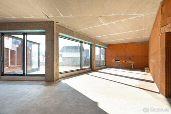 Vila s nadčasovou architektúrou- Prešov, bývanie, podnikanie - 9